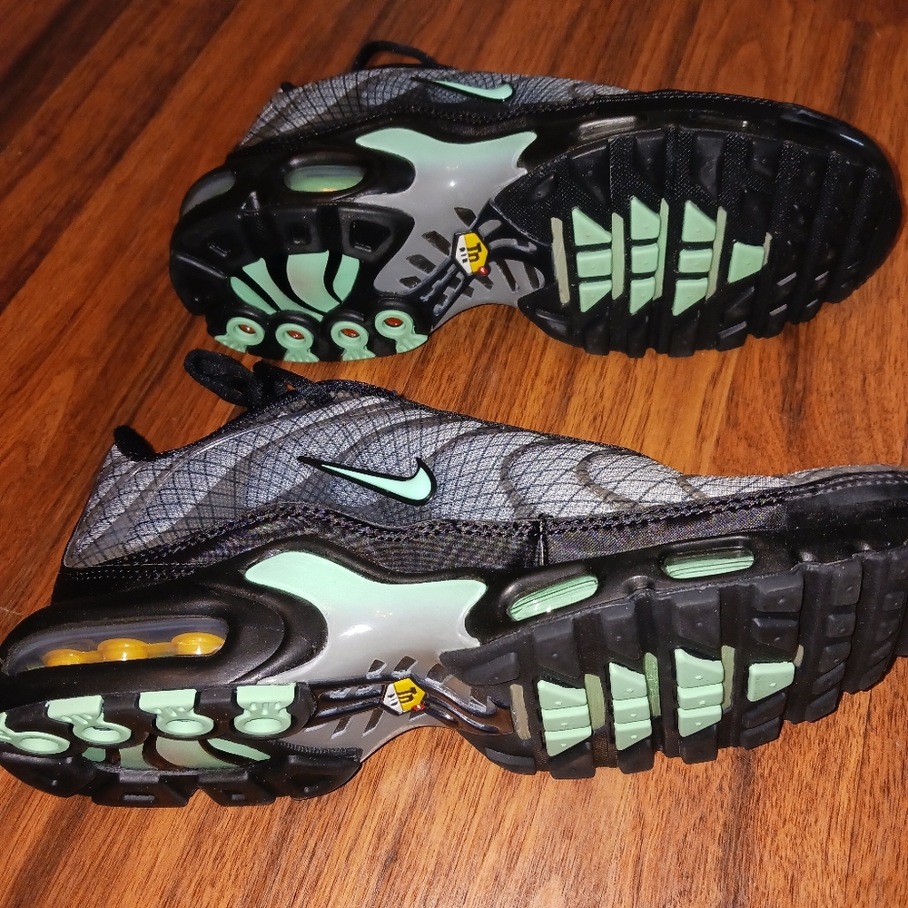 NIKE AIR MAX PLUS... - Picture 4 of 4